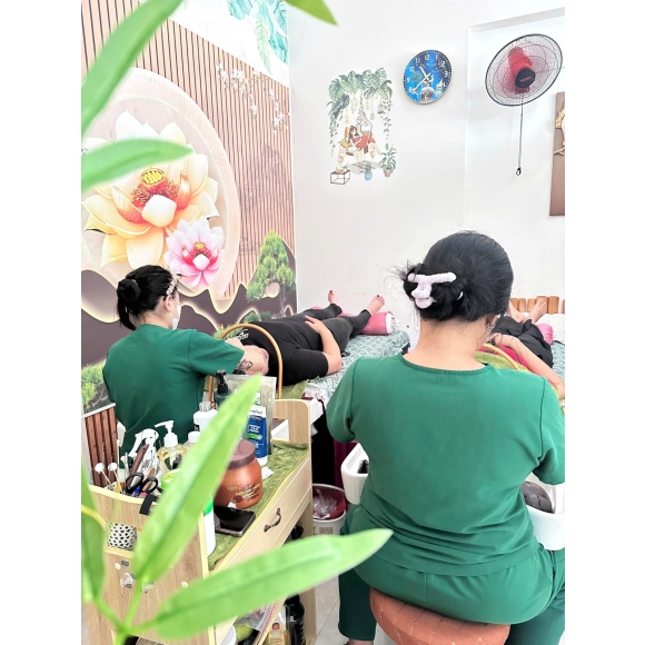 Trị liệu cổ vai gáy, Xoa bóp bấm huyệt, Giác hơi bài hàn, Gội đầu dưỡng sinh, Siết eo giảm béo Trung Hoa